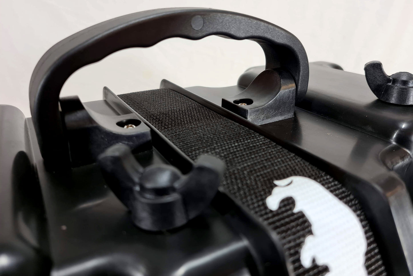 BISON BATTERY BOX CARRIER EXTRA USB OUPUTS - WHITE BOX