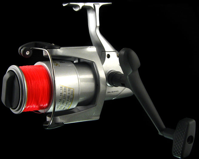 SEA FISHING BEACHCASTER PIER BEACH PC600 FIXED SPOOL REEL + 20lb LINE