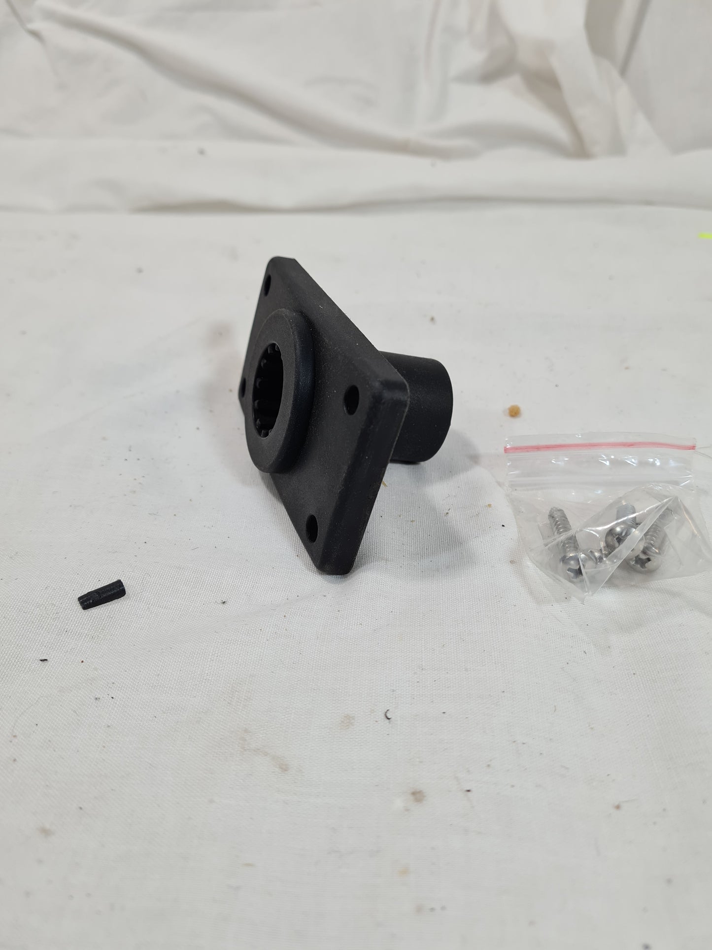 FLUSH DECK MOUNT TO FIT ALL SCOTTY OR BISON ACCESORIES