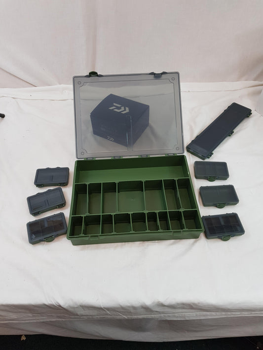 FISHING TACKLE BOX WITH 7 BIT BOXES AND FREE LURE BOX