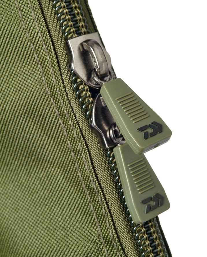 Daiwa Black Widow EXT Rod Sleeve - 135cm x 28cm - Carp Fishing Luggage - BWRSEXT